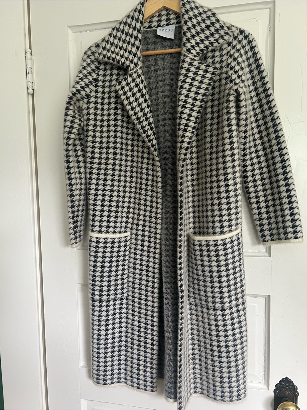 CYRUS Black & White Houndstooth Trench Coat size Small